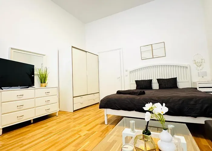 Comfortable Studio Apt, 15Minutes To Rathausplatz
