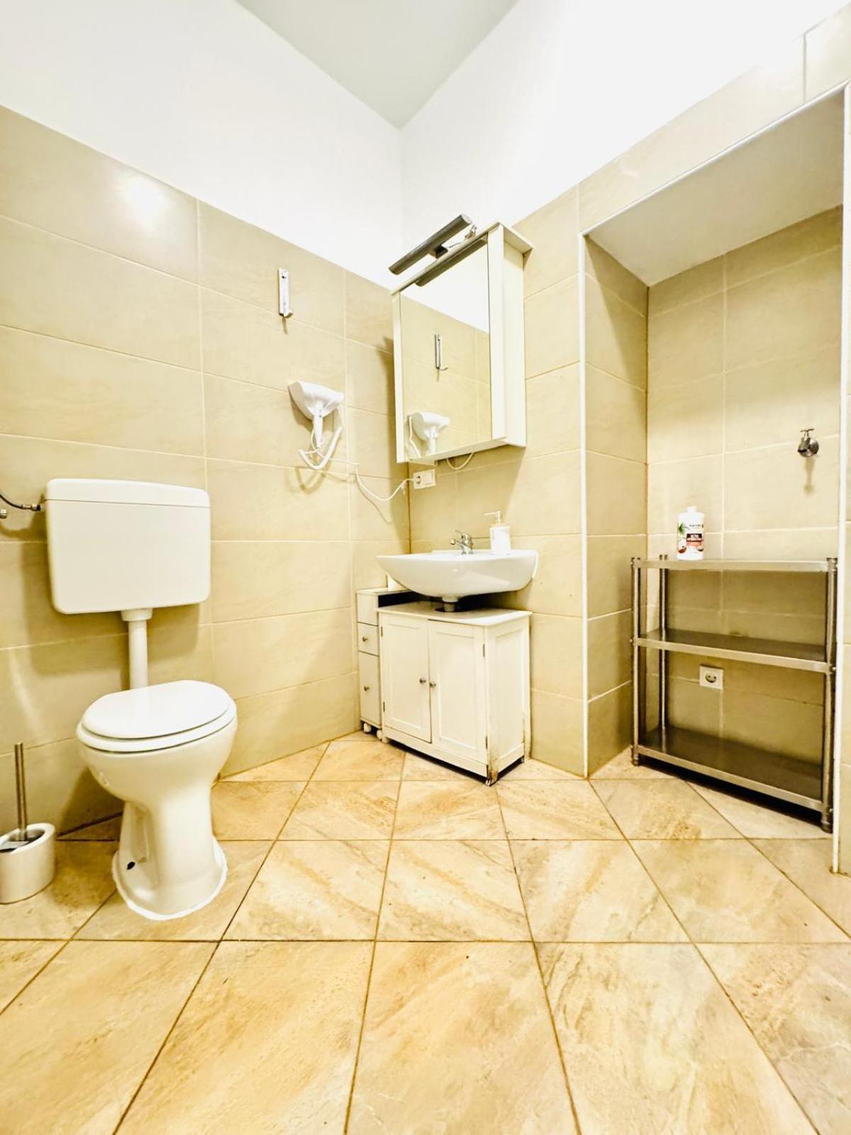 Appartamento Comfortable Apt, 15minutes To Rathausplatz