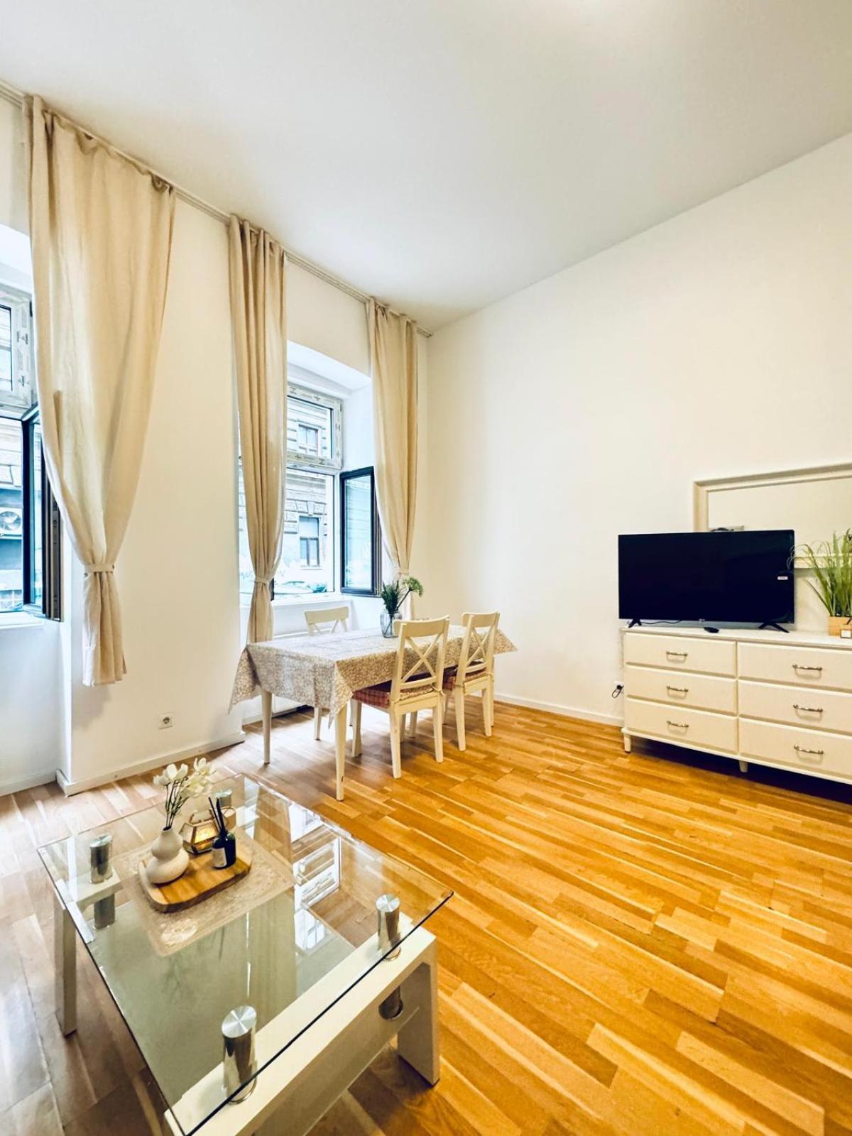 Comfortable Apt, 15minutes To Rathausplatz Appartamento Vienna