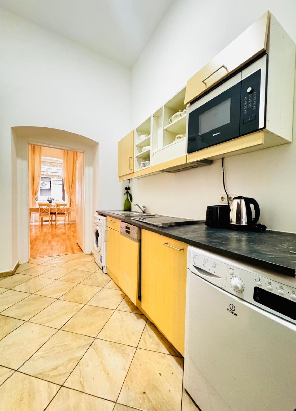 Appartamento Comfortable Apt, 15minutes To Rathausplatz Vienna