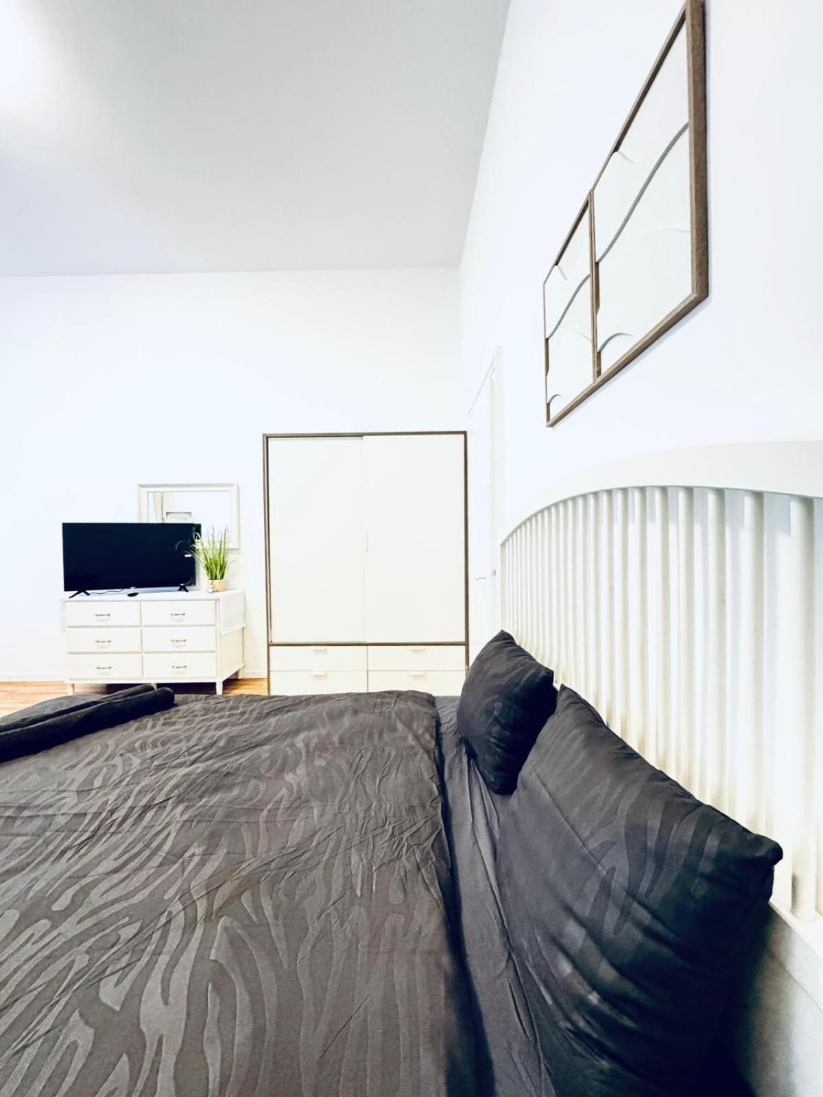 Comfortable Apt, 15minutes To Rathausplatz Appartamento