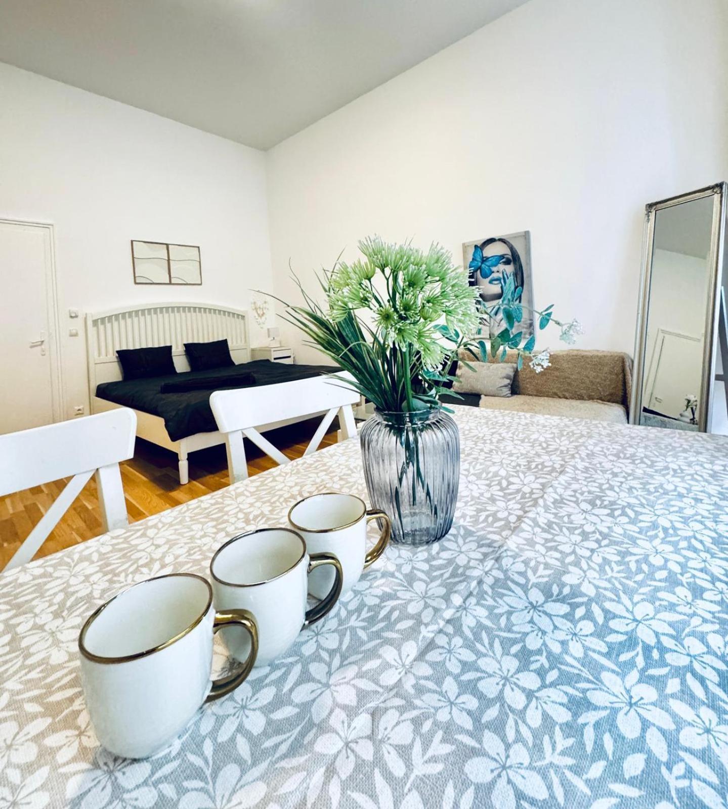 Appartamento Comfortable Apt, 15minutes To Rathausplatz