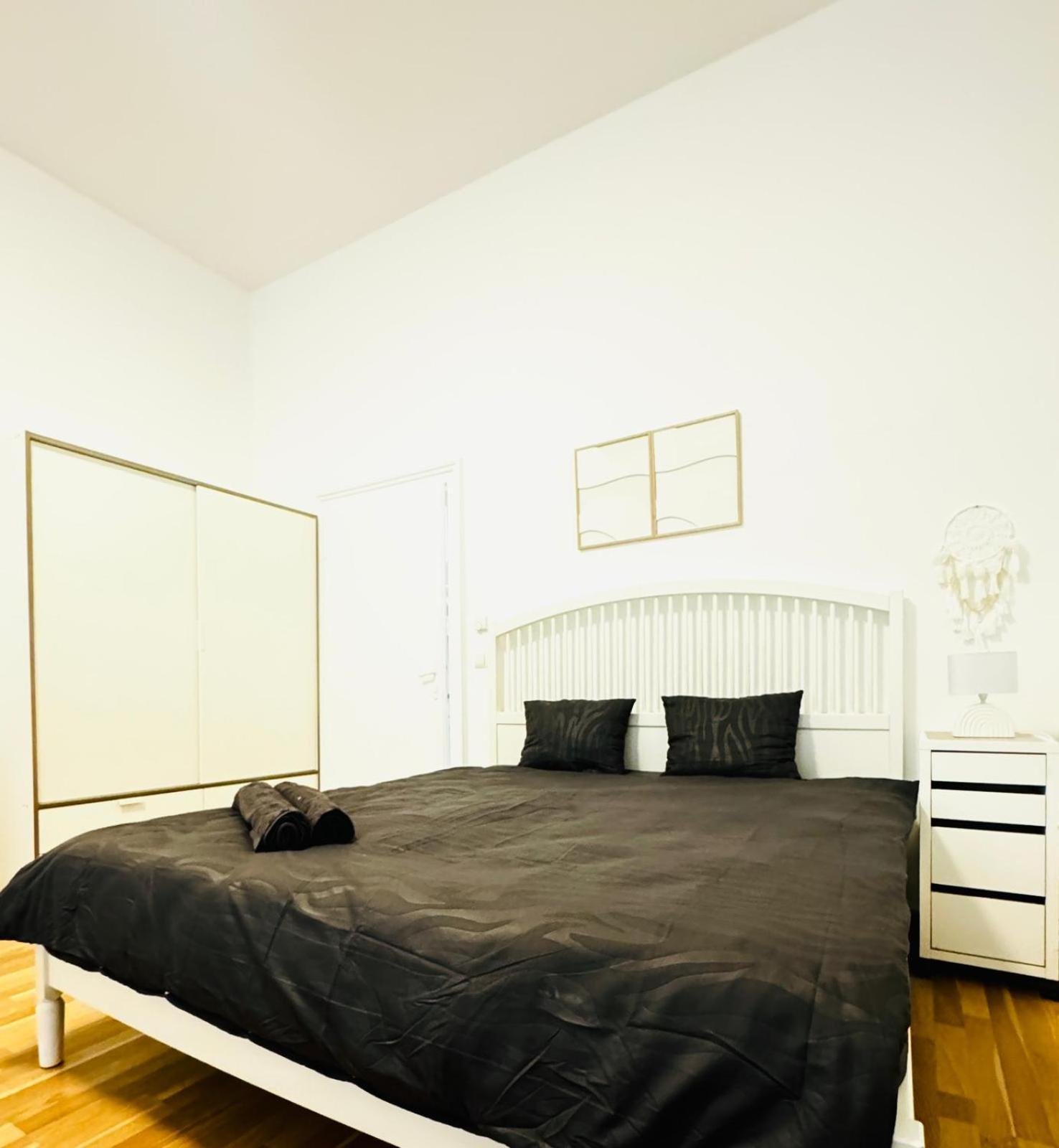 Comfortable Apt, 15minutes To Rathausplatz Appartamento Vienna