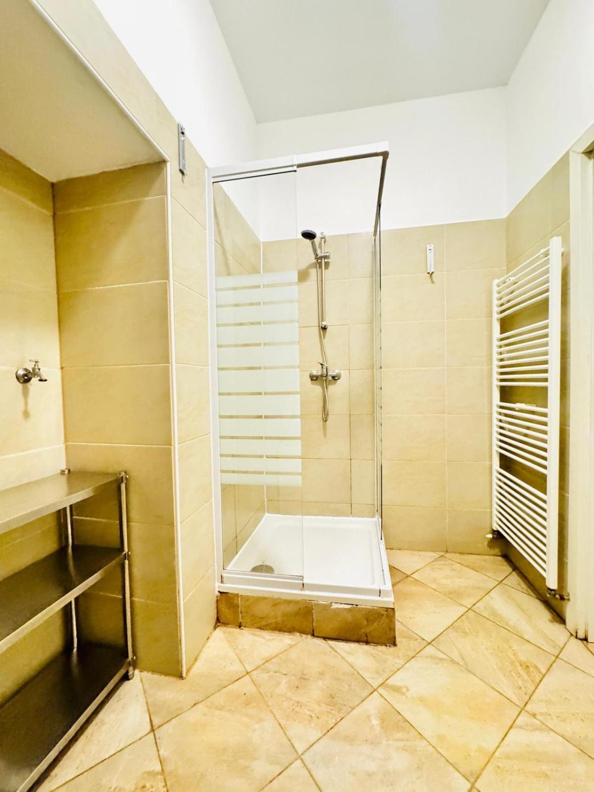 Appartamento Comfortable Apt, 15minutes To Rathausplatz Vienna